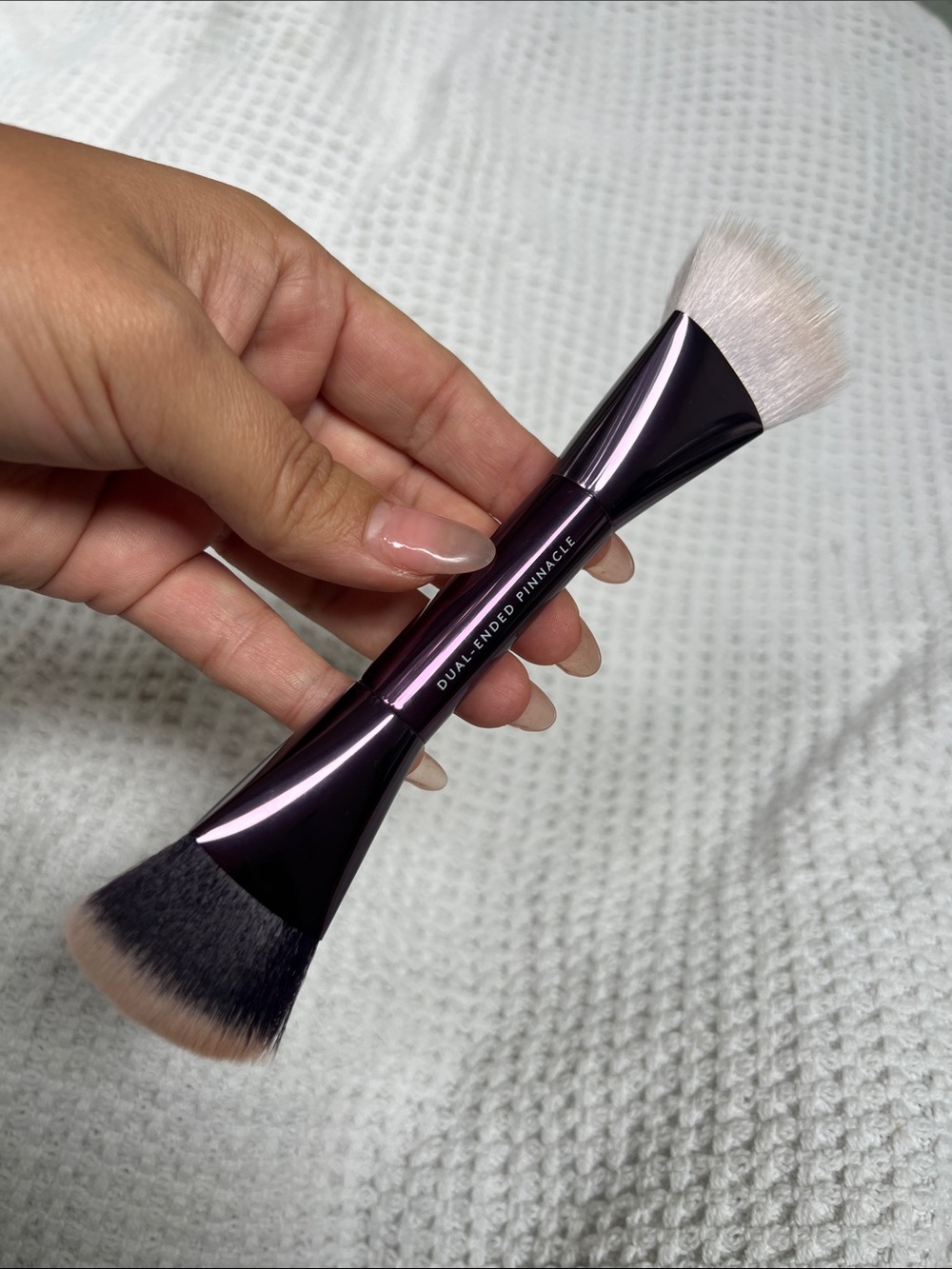 Purple Makeup Brush - Sculpt & Blend